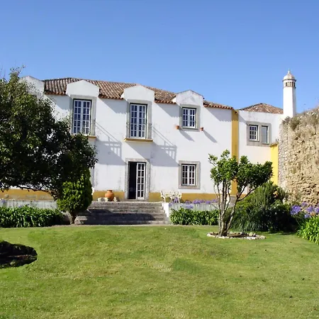 Alojamento de Acomodação e Pequeno-almoço Casa Do Castelo - Turismo De Atouguia Da Baleia