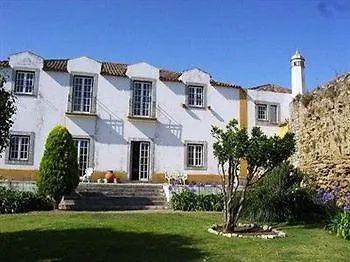 Alojamento de Acomodação e Pequeno-almoço Casa Do Castelo - Turismo De Atouguia Da Baleia