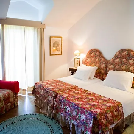 Alojamento de Acomodação e Pequeno-almoço Casa Do Castelo - Turismo De Atouguia Da Baleia